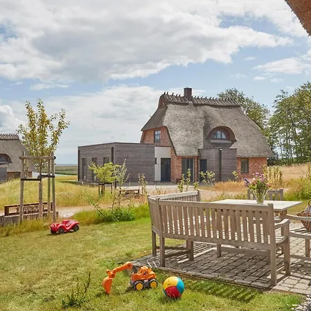 Reetdorf Geltinger Birk Malerhaus Leuchtfeuer * Nieby (Nieby, Schleswig-Flensburg)