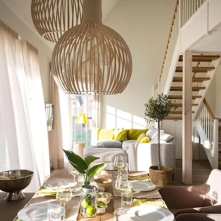 Reetdorf Geltinger Birk Malerhaus Leuchtfeuer بيت للعطل *